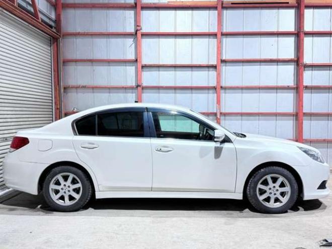 レガシィB4 2.5 i Lパッケージ 4WD　下廻防錆TVナビETC 2500