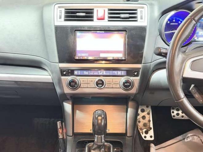 レガシィB4 2.5 リミテッド 4WD　下廻防錆4WDTVナビBカメETC 2500