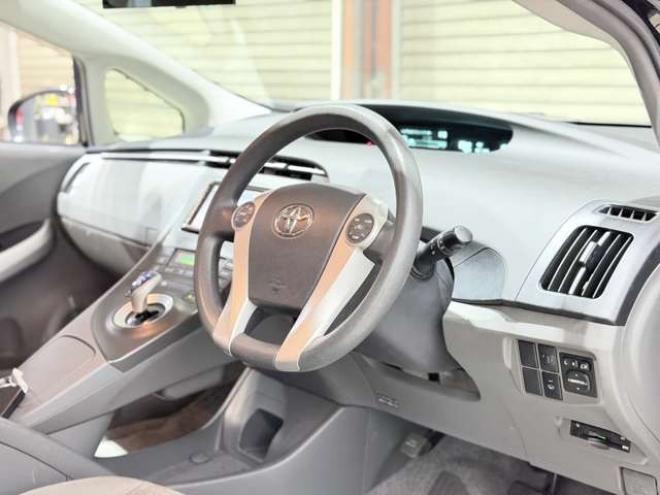 プリウス1.8 S　下廻防錆TVナビBカメエンスタ 2WD 1800