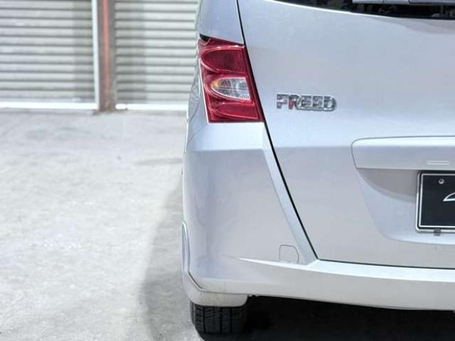 フリード1.5 G Lパッケージ 4WD　下廻防錆TVナビBカメ 1500