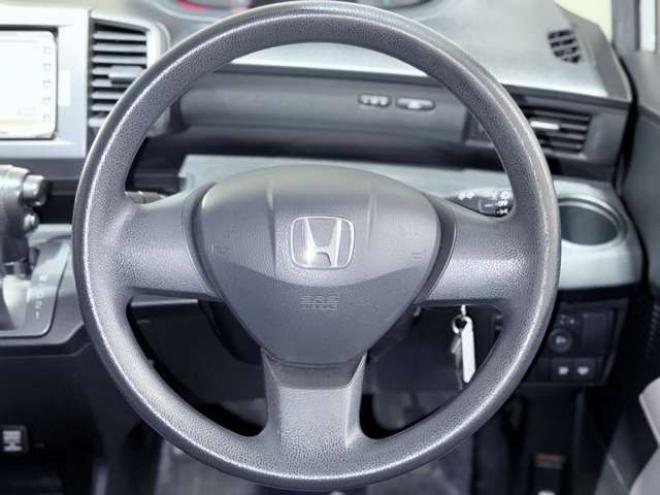 フリード1.5 G Lパッケージ 4WD　下廻防錆TVナビBカメ 1500