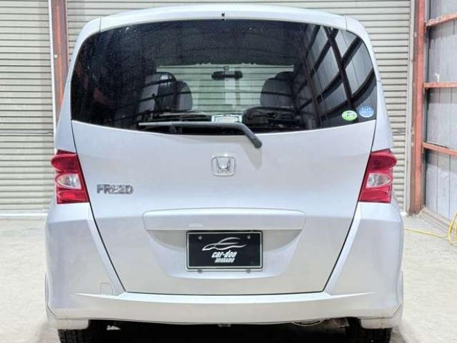 フリード1.5 G Lパッケージ 4WD　下廻防錆TVナビBカメ 1500