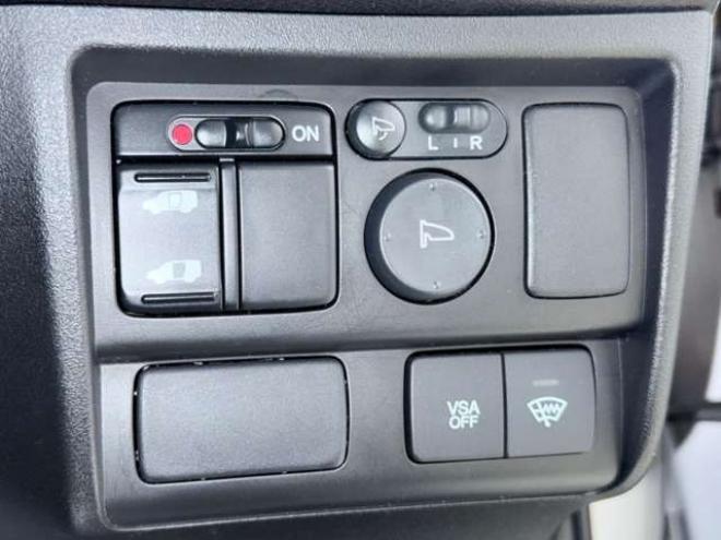 フリード1.5 G Lパッケージ 4WD　下廻防錆TVナビBカメ 1500