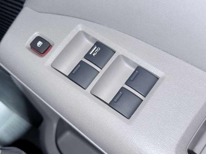 フリード1.5 G Lパッケージ 4WD　下廻防錆TVナビBカメ 1500