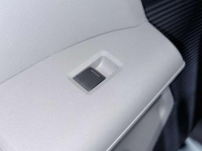 フリード1.5 G Lパッケージ 4WD　下廻防錆TVナビBカメ 1500