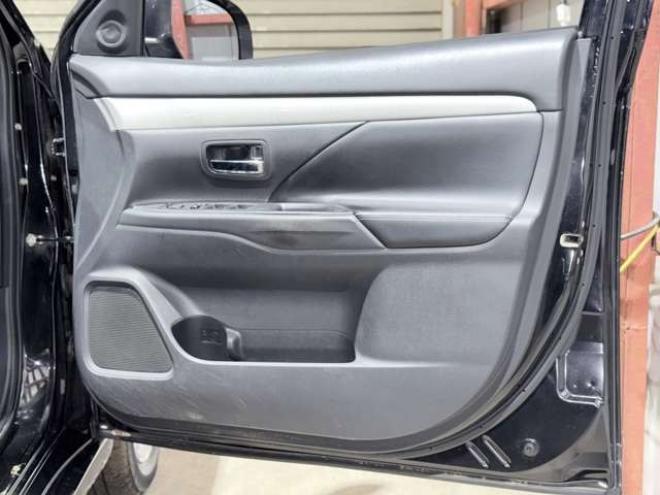 アウトランダーPHEV2.0 G セーフティパッケージ 4WD　下廻防錆ナビBカメETC 2000