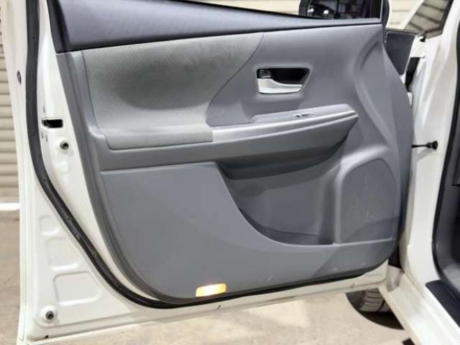 プリウスα1.8 S　下廻防錆TVナビBカメ 2WD 1800