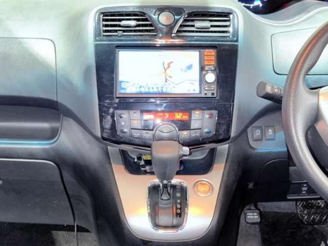 セレナ2.0 20X 4WD　下廻防錆TVナビBカメETCエンスタ 2000