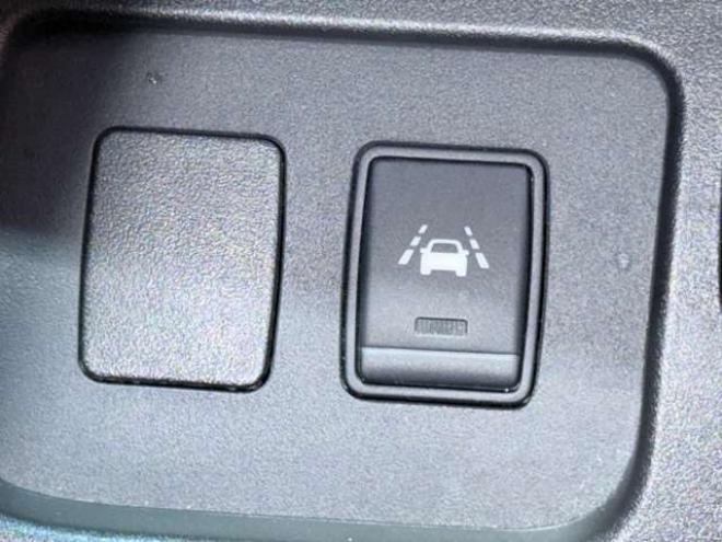 セレナ2.0 20X 4WD　下廻防錆TVナビBカメETCエンスタ 2000