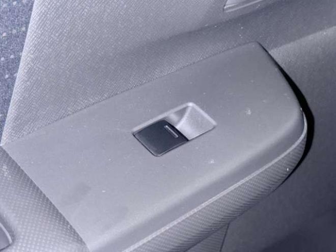 ステップワゴン2.0 L 4WD　下廻防錆 2000