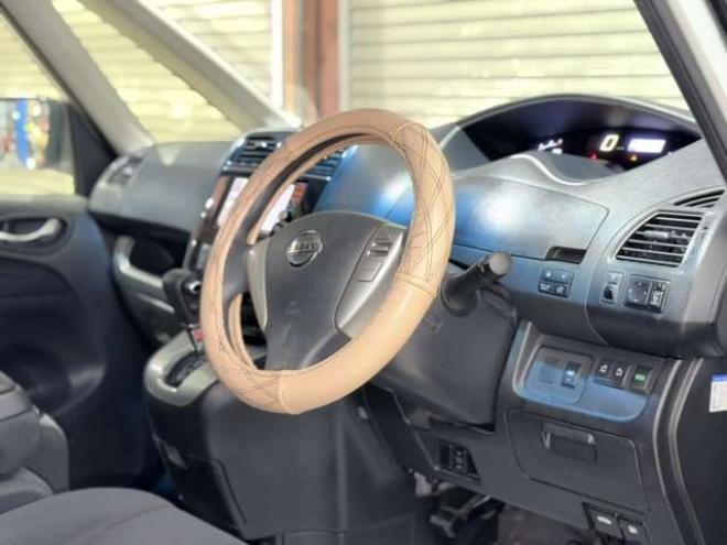 セレナ2.0 20X Vセレクション+Safety 4WD　防錆塗装TVナビBカメETC 2000