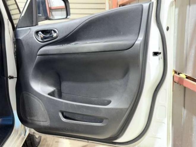 セレナ2.0 20X Vセレクション+Safety 4WD　防錆塗装TVナビBカメETC 2000