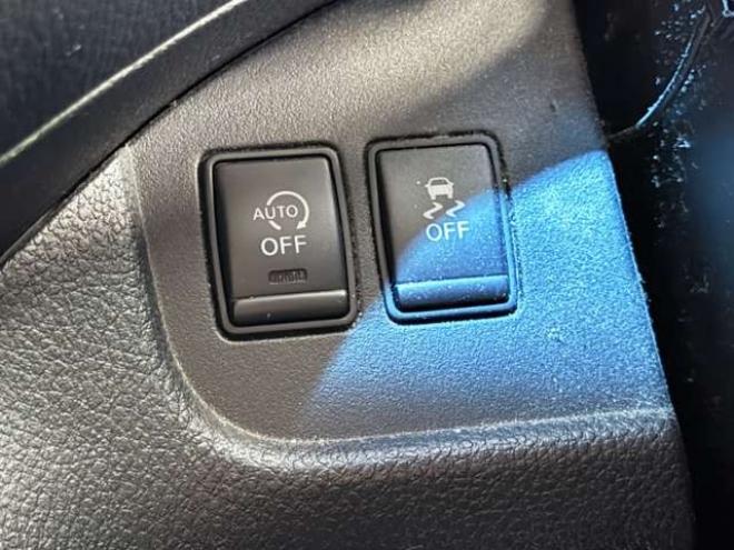 セレナ2.0 20X Vセレクション+Safety 4WD　防錆塗装TVナビBカメETC 2000