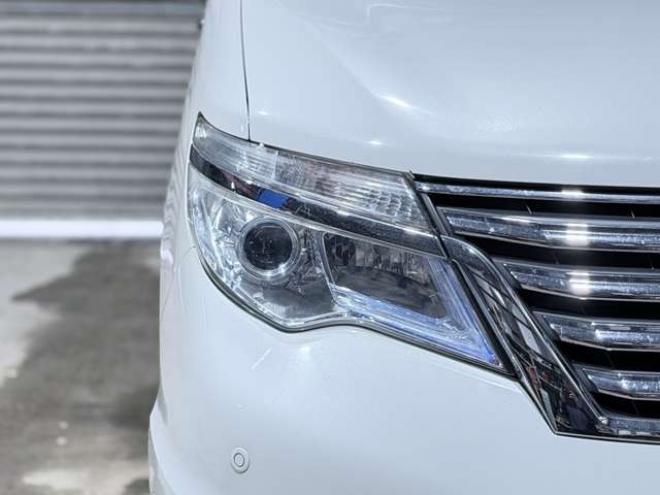 セレナ2.0 ハイウェイスター Vセレクション+Safety アドバンストセーフティ パッケージ 4WD　防錆塗装TVナビETCエンスタ 2000