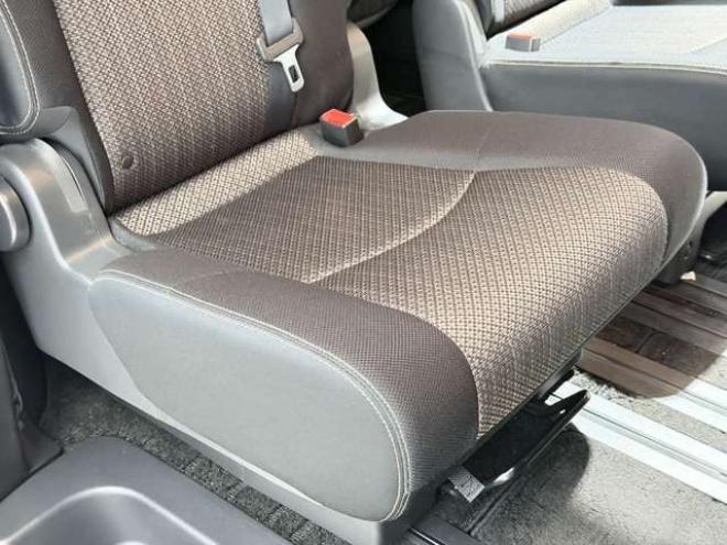 セレナ2.0 ハイウェイスター Vセレクション+Safety アドバンストセーフティ パッケージ 4WD　防錆塗装TVナビETCエンスタ 2000