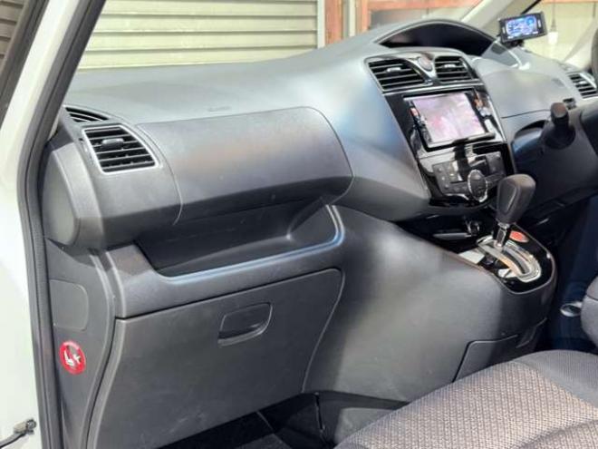 セレナ2.0 ハイウェイスター Vセレクション+Safety アドバンストセーフティ パッケージ 4WD　防錆塗装TVナビETCエンスタ 2000