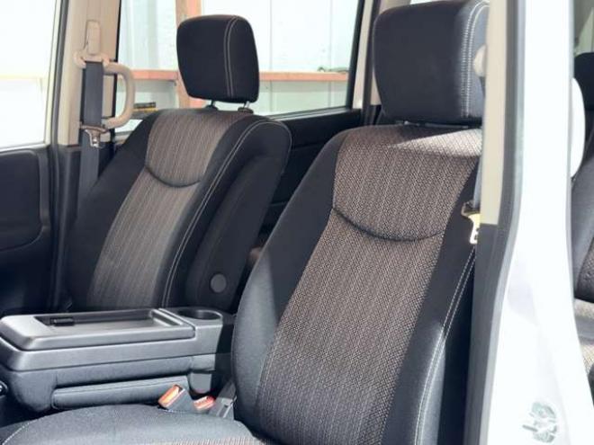 セレナ2.0 ハイウェイスター Vセレクション+Safety アドバンストセーフティ パッケージ 4WD　防錆塗装TVナビETCエンスタ 2000