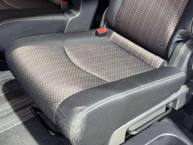 セレナ2.0 ハイウェイスター Vセレクション+Safety アドバンストセーフティ パッケージ 4WD　防錆塗装TVナビETCエンスタ 2000