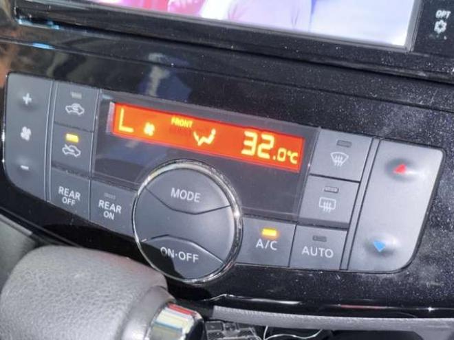 セレナ2.0 ハイウェイスター Vセレクション+Safety アドバンストセーフティ パッケージ 4WD　防錆塗装TVナビETCエンスタ 2000