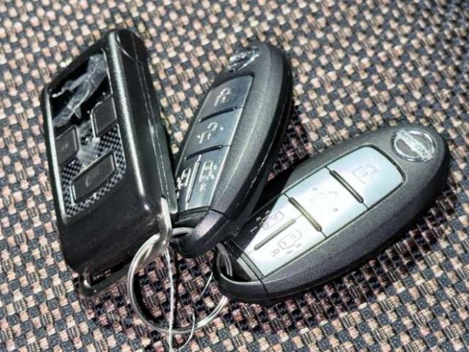 セレナ2.0 ハイウェイスター Vセレクション+Safety アドバンストセーフティ パッケージ 4WD　防錆塗装TVナビETCエンスタ 2000