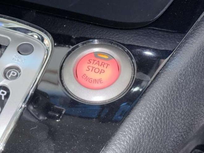 セレナ2.0 ハイウェイスター Vセレクション+Safety アドバンストセーフティ パッケージ 4WD　防錆塗装TVナビETCエンスタ 2000