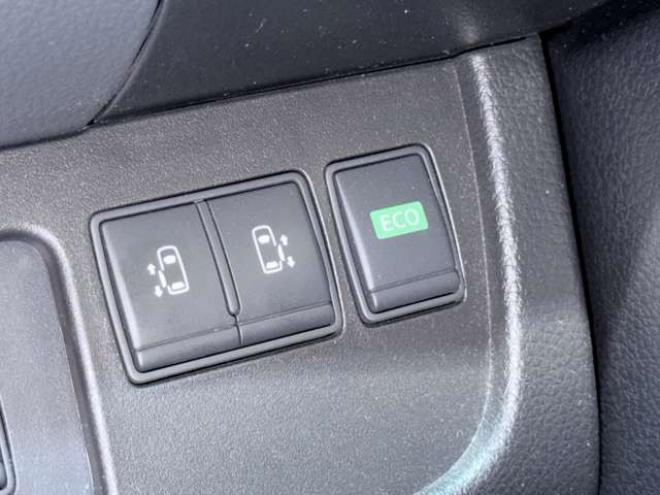 セレナ2.0 ハイウェイスター Vセレクション+Safety アドバンストセーフティ パッケージ 4WD　防錆塗装TVナビETCエンスタ 2000