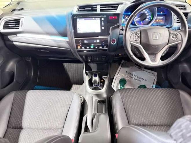 フィット1.5 ハイブリッド Lパッケージ 4WD　防錆塗装TVナビBカメ 1500