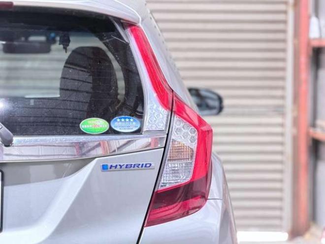 フィット1.5 ハイブリッド Lパッケージ 4WD　防錆塗装TVナビBカメ 1500