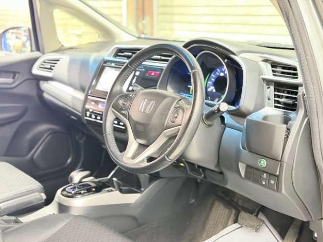 フィット1.5 ハイブリッド Lパッケージ 4WD　防錆塗装TVナビBカメ 1500