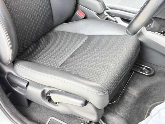 フィット1.5 ハイブリッド Lパッケージ 4WD　防錆塗装TVナビBカメ 1500