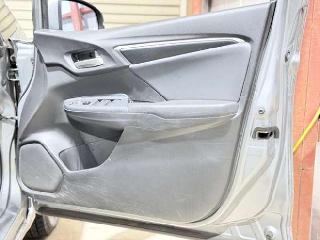 フィット1.5 ハイブリッド Lパッケージ 4WD　防錆塗装TVナビBカメ 1500