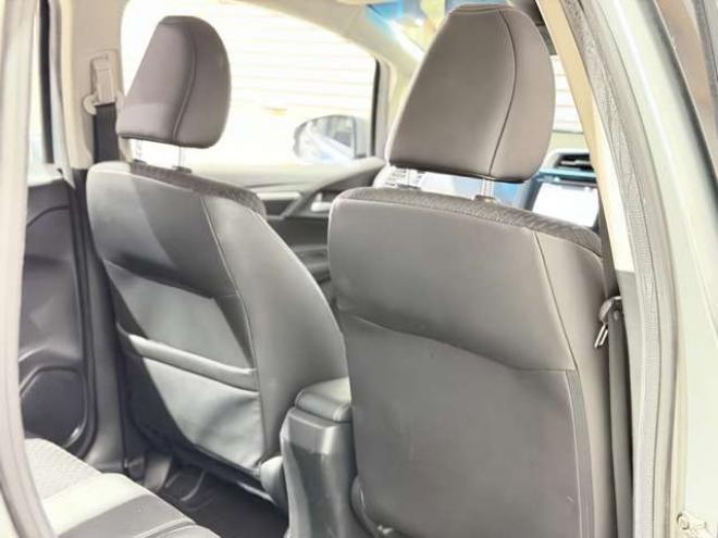 フィット1.5 ハイブリッド Lパッケージ 4WD　防錆塗装TVナビBカメ 1500