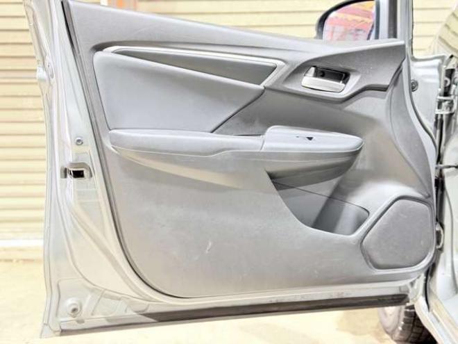 フィット1.5 ハイブリッド Lパッケージ 4WD　防錆塗装TVナビBカメ 1500