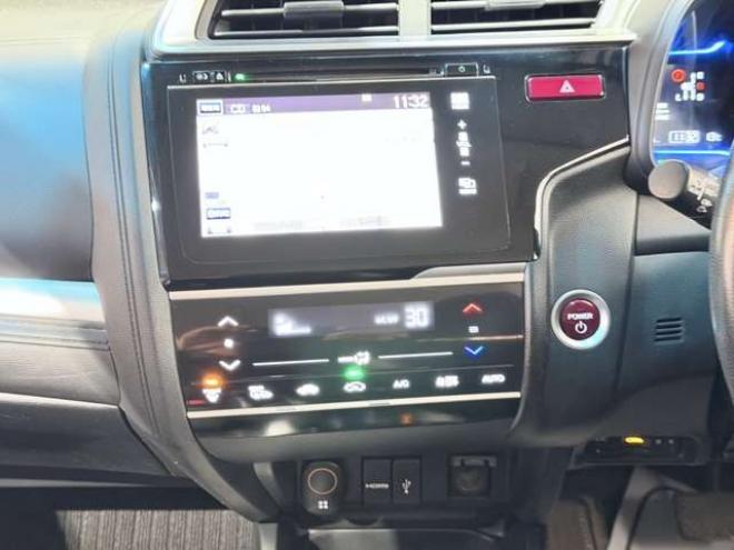 フィット1.5 ハイブリッド Lパッケージ 4WD　防錆塗装TVナビBカメ 1500