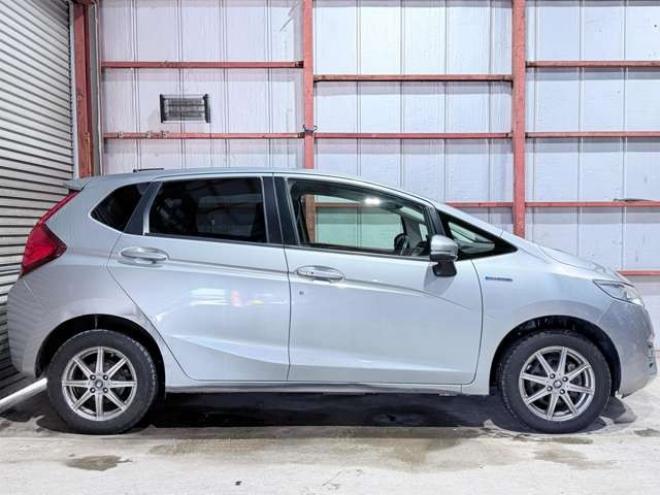 フィット1.5 ハイブリッド Lパッケージ 4WD　防錆塗装TVナビBカメ 1500