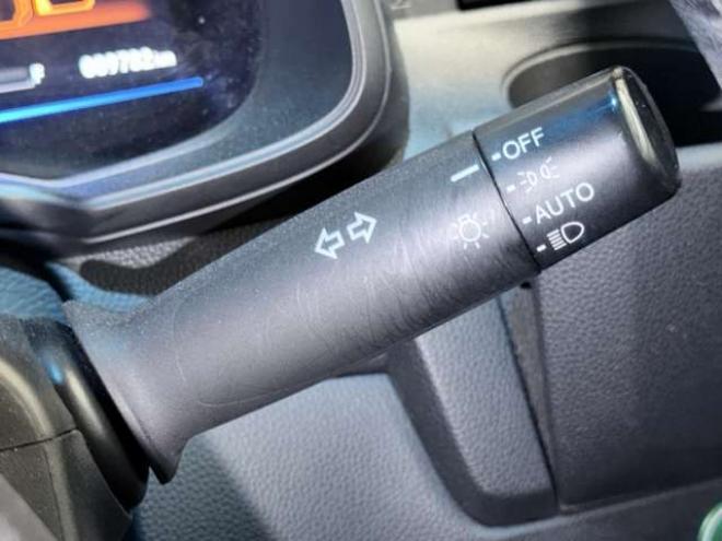 フィット1.5 ハイブリッド Lパッケージ 4WD　防錆塗装TVナビBカメ 1500