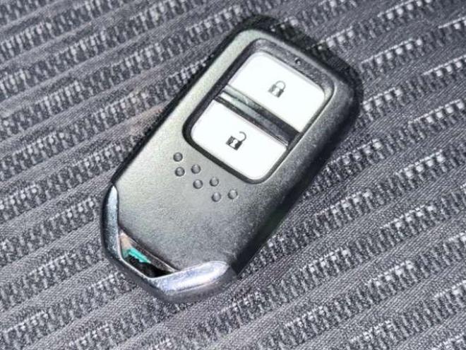 フィット1.5 ハイブリッド Lパッケージ 4WD　防錆塗装TVナビBカメ 1500