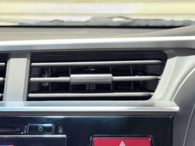 フィット1.5 ハイブリッド Lパッケージ 4WD　防錆塗装TVナビBカメ 1500