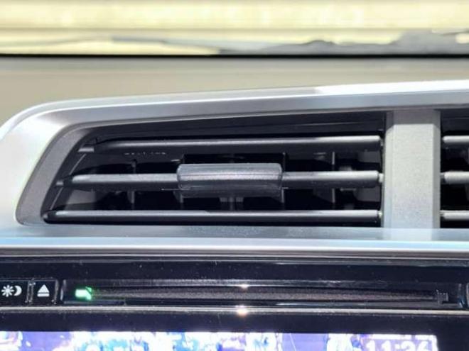 フィット1.5 ハイブリッド Lパッケージ 4WD　防錆塗装TVナビBカメ 1500