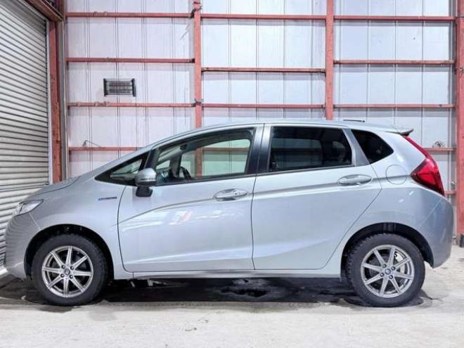 フィット1.5 ハイブリッド Lパッケージ 4WD　防錆塗装TVナビBカメ 1500