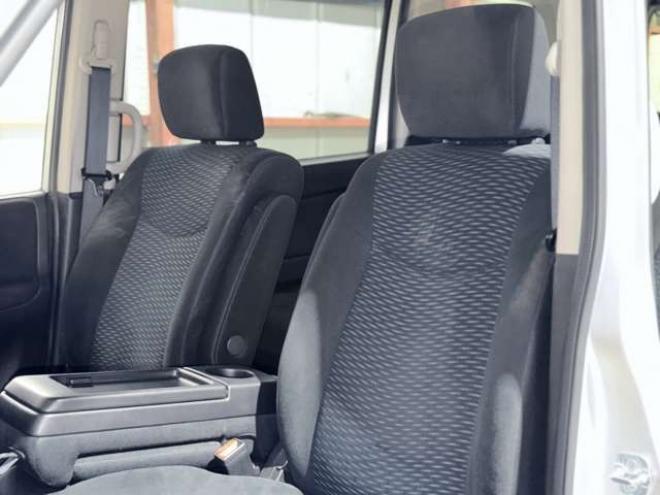 セレナ2.0 20X 4WD　防錆塗装キーレスナビETC 2000