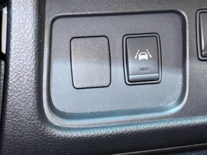 セレナ2.0 20X 4WD　防錆塗装キーレスナビETC 2000