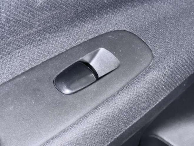 セレナ2.0 20X 4WD　防錆塗装キーレスナビETC 2000