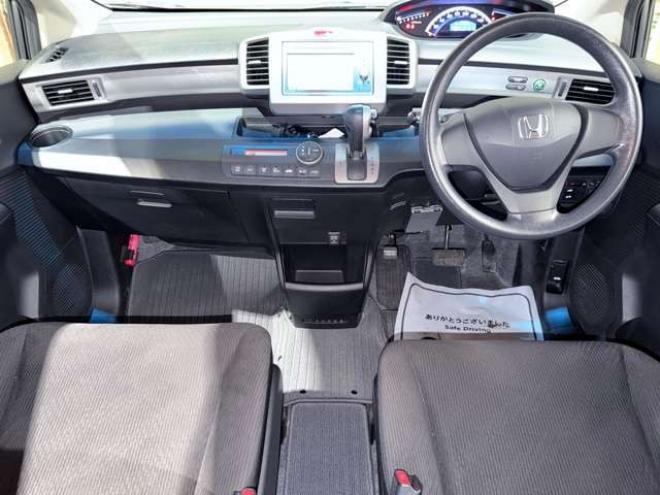 フリード1.5 G ジャストセレクション 4WD　防錆塗装TVナビETCエンスタ 1500