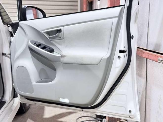 プリウス1.8 S　防錆塗装エンスタ 2WD 1800