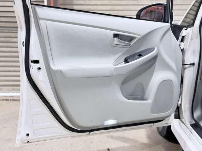 プリウス1.8 S　防錆塗装エンスタ 2WD 1800