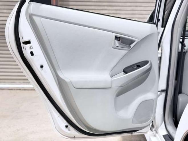 プリウス1.8 S　防錆塗装エンスタ 2WD 1800