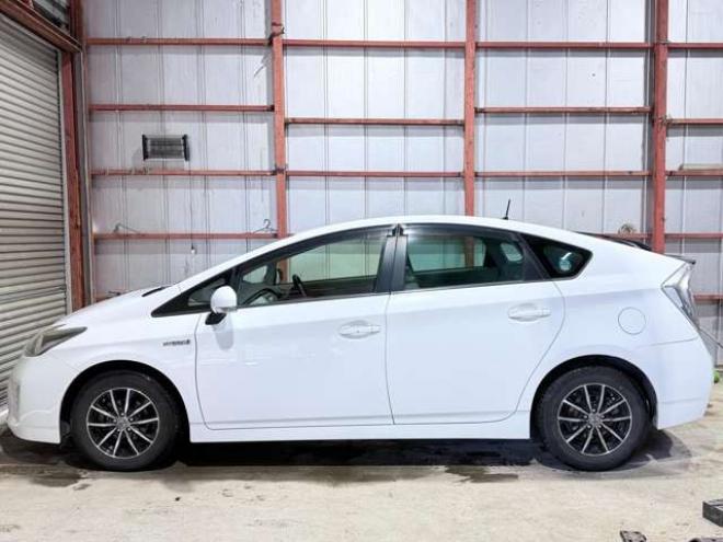 プリウス1.8 S　防錆塗装エンスタ 2WD 1800