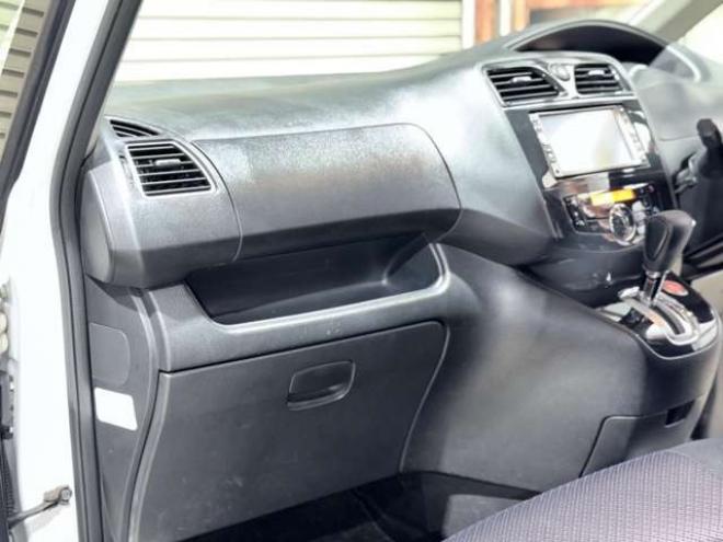 セレナ2.0 ハイウェイスター 4WD　防錆塗装TVナビBカメエンスタ後席モニタ 2000