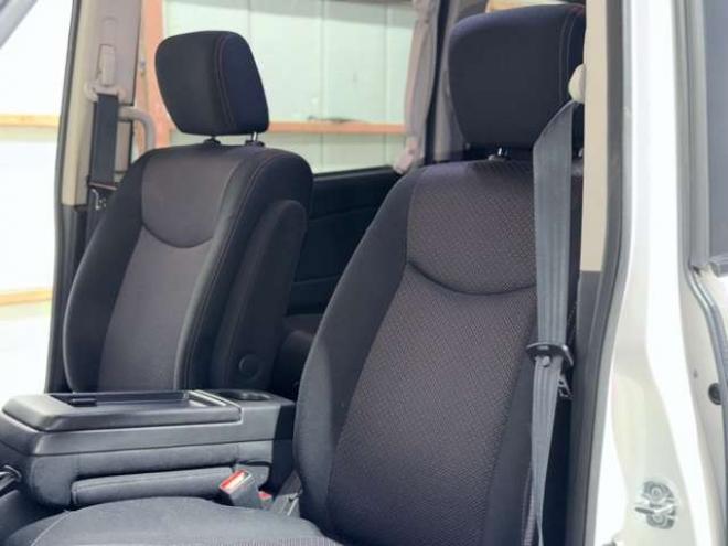 セレナ2.0 ハイウェイスター 4WD　防錆塗装TVナビBカメエンスタ後席モニタ 2000